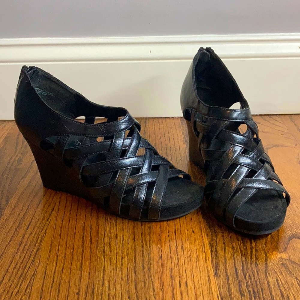 Faux leather cage wedges 7.5